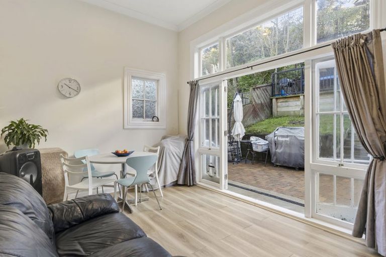 Photo of property in 28 Medway Street, Island Bay, Wellington, 6023