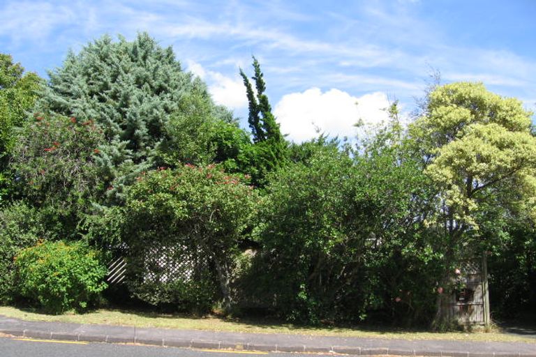 Photo of property in 14 Laurina Road, Sunnynook, Auckland, 0620