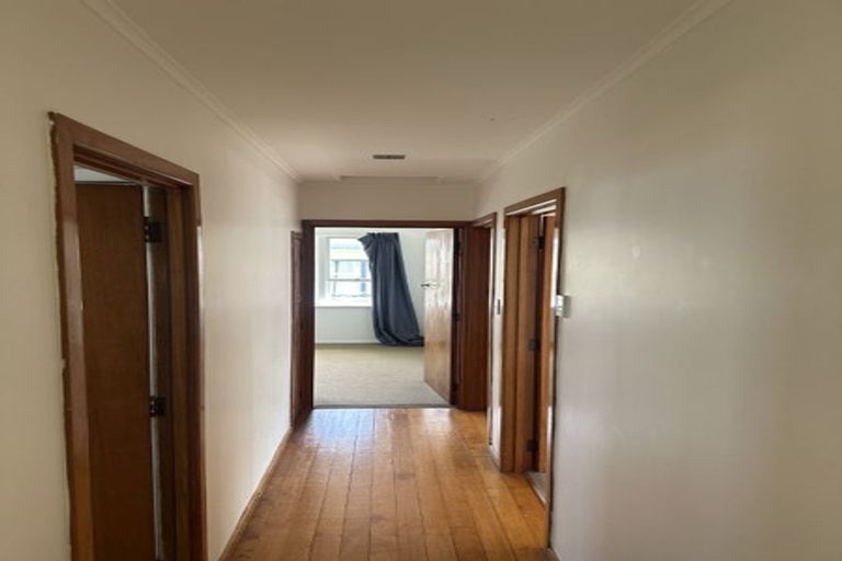 Photo of property in 4 Ridgemount Rise, Mangere Bridge, Auckland, 2022