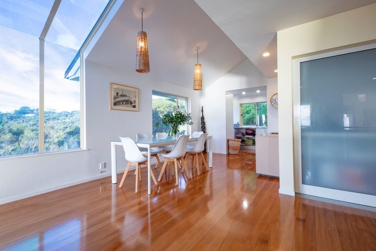 Photo of property in 43a Te Ahuahu Road, Piha, New Lynn, 0772