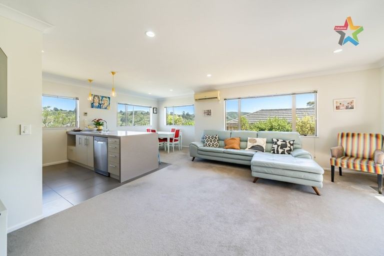 Photo of property in 45 Speldhurst Grove, Stokes Valley, Lower Hutt, 5019