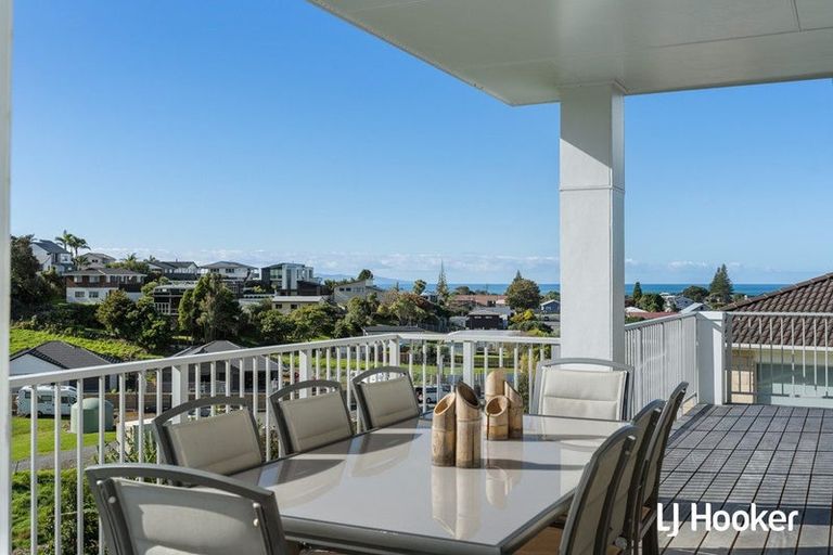 Photo of property in 12 Tohora View, Waihi Beach, 3611