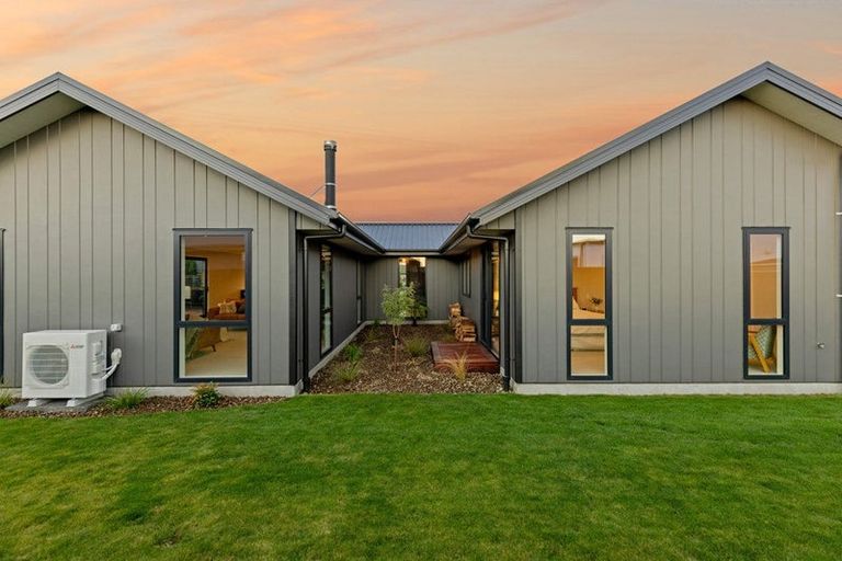 Photo of property in 27 Pentecost Road, Rangiora, 7400