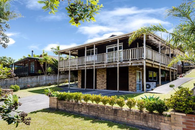 Photo of property in 7a Sailfish Drive, West Harbour, Auckland, 0618