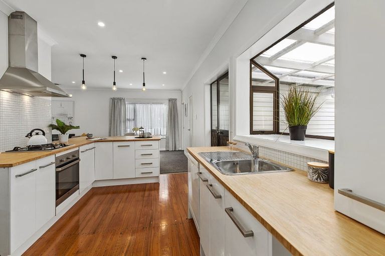 Photo of property in 44 The Drive, Tawa, Wellington, 5028