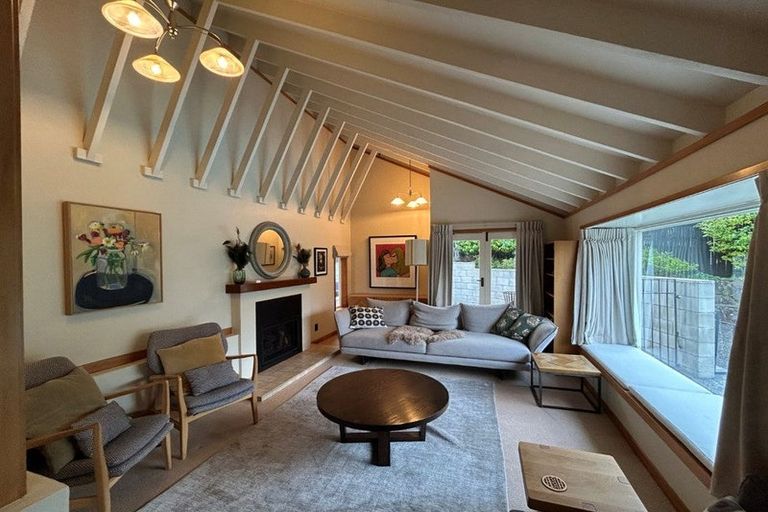 Photo of property in 19 Tauroa Road, Havelock North, 4130