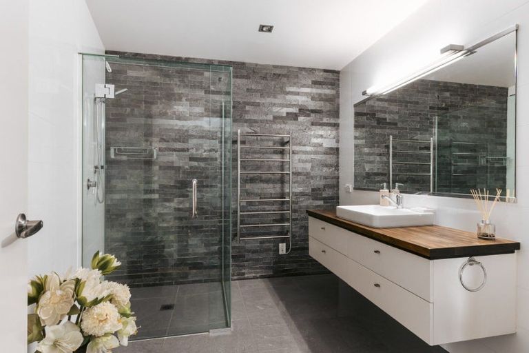 Photo of property in Palm Cove Apartments, 302/6 Tawa Street, Mount Maunganui, 3116