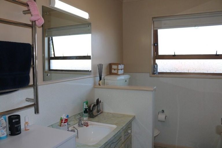 Photo of property in 34 Pencarrow Street, Highbury, Palmerston North, 4412