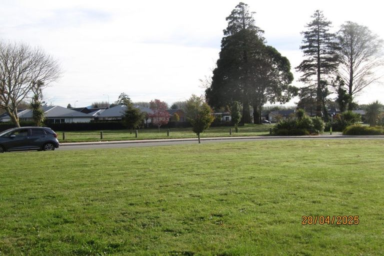 Photo of property in 24 Minerva Crescent, Woodend, 7610