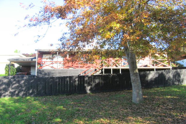 Photo of property in 2/7 Lyell Court, Clover Park, Auckland, 2019