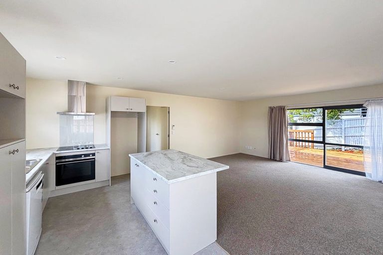 Photo of property in 102a Hillside Road, Papatoetoe, Auckland, 2025