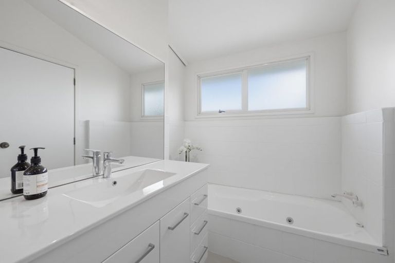 Photo of property in 19a Sydney Street, Hauraki, Auckland, 0622