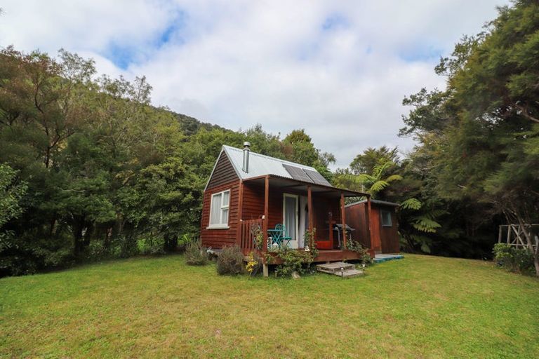 Photo of property in 11 Nikau Street, Duncan Bay, Tennyson Inlet, 7195