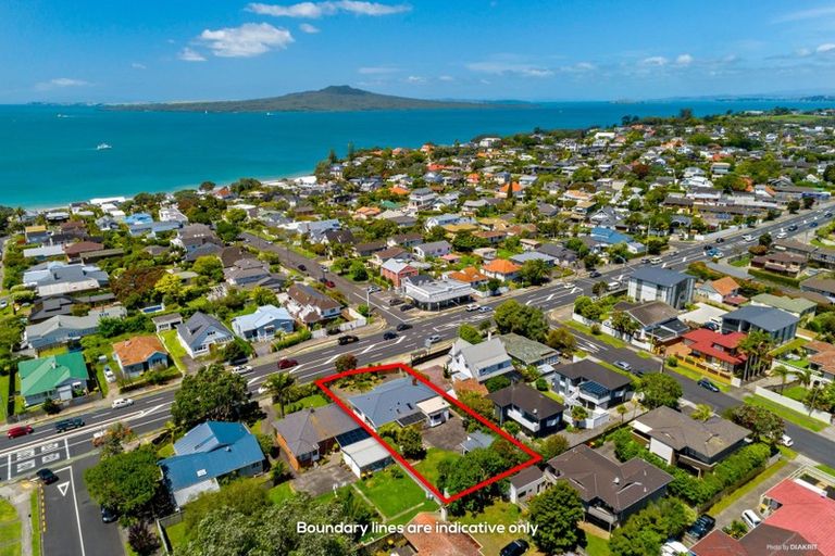 Photo of property in 399 Lake Road, Takapuna, Auckland, 0622