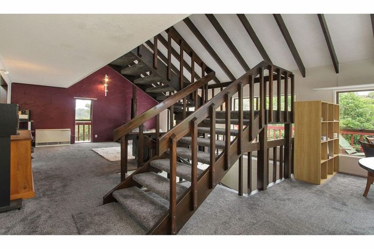 Photo of property in 74 Roberts Road, Glenfield, Auckland, 0629