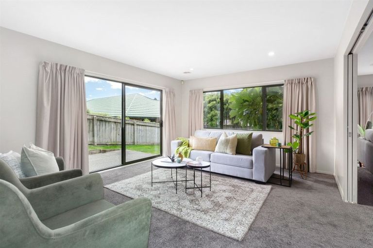 Photo of property in 7 Kaweka Close, Aotea, Porirua, 5024