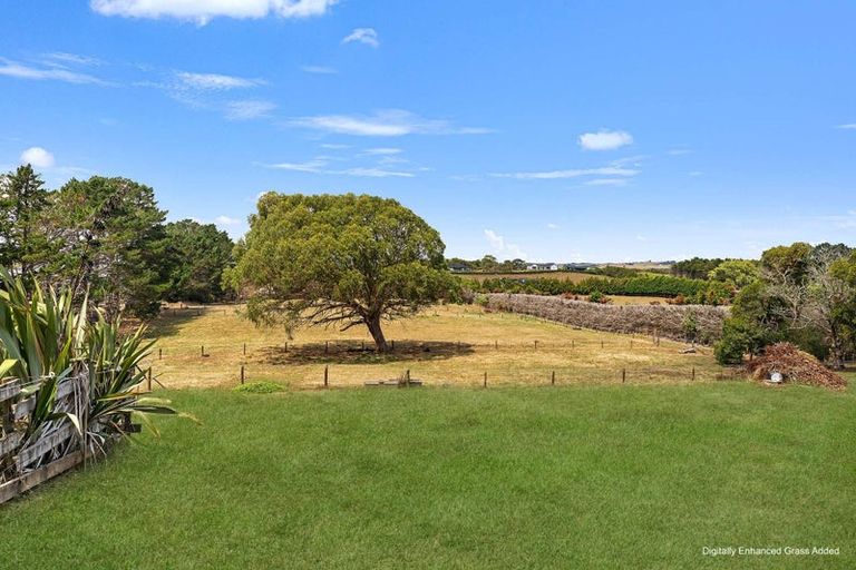 Photo of property in 37 Whiriwhiri Road, Waiuku, 2682