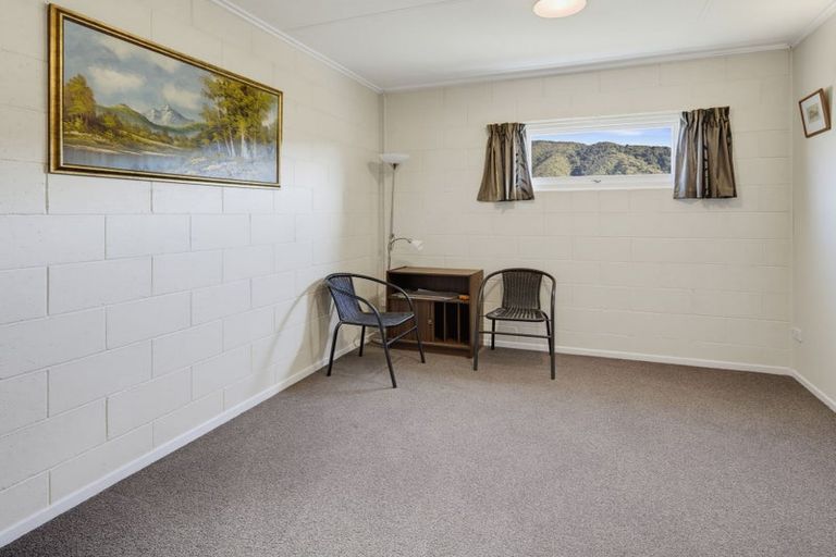 Photo of property in 10 Seaview Crescent, Picton, 7220