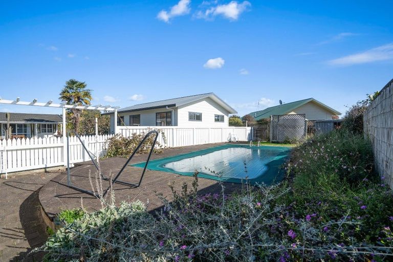 Photo of property in 229 Shakespeare Street, Leamington, Cambridge, 3432