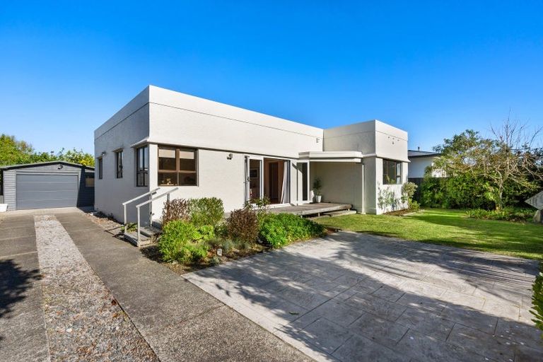 Photo of property in 16 Douglas Mclean Avenue, Marewa, Napier, 4110