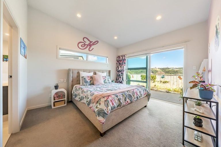 Photo of property in 9 Semaphore Lane, Whitby, Porirua, 5024