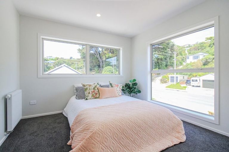Photo of property in 1/7 Grays Road, Plimmerton, Porirua, 5026