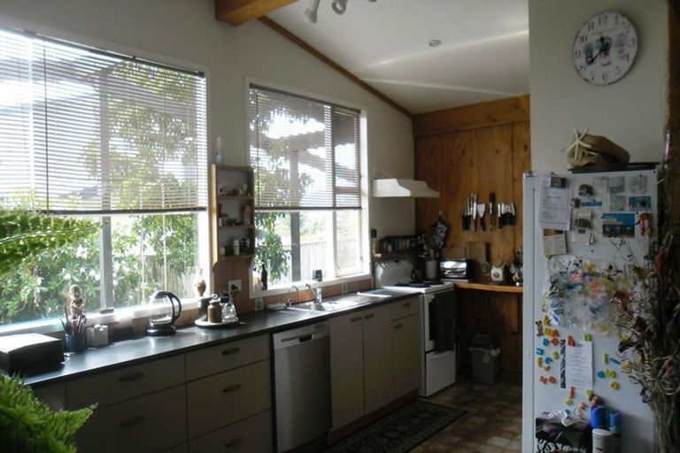 Photo of property in 20 Francis Road, Paraparaumu Beach, Paraparaumu, 5032