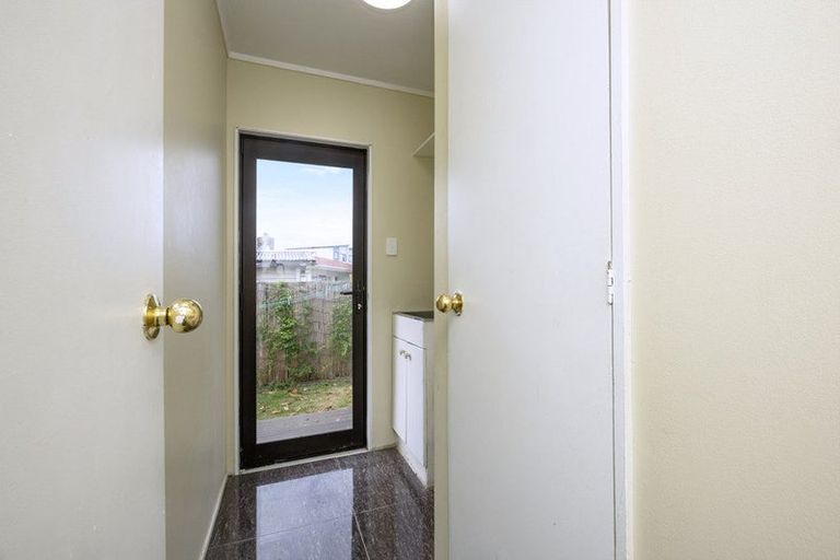 Photo of property in 2/9 Cornwall Road, Mangere, Auckland, 2022