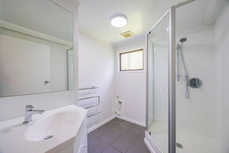 Photo of property in 14 Eugen Place, Bayview, Auckland, 0629