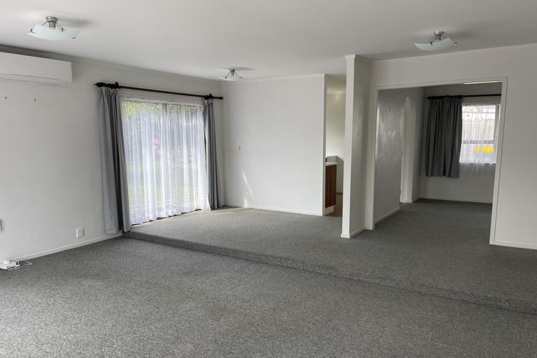 Photo of property in 1/123 Prince Regent Drive, Half Moon Bay, Auckland, 2012