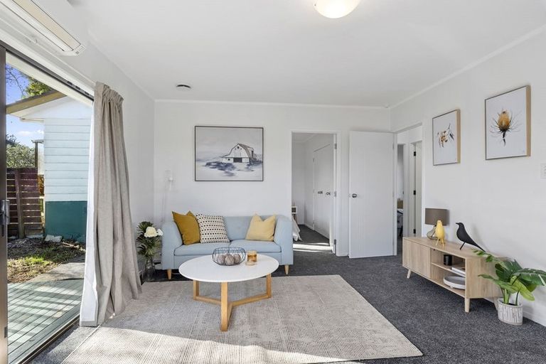 Photo of property in 4/448 Glenfield Road, Glenfield, Auckland, 0629