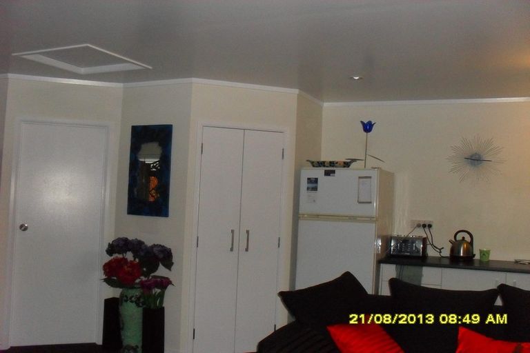 Photo of property in 11 Sandys Parade, Laingholm, Auckland, 0604