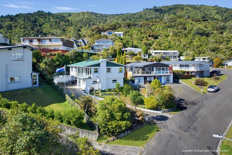 Photo of property in 10 Seaview Crescent, Picton, 7220