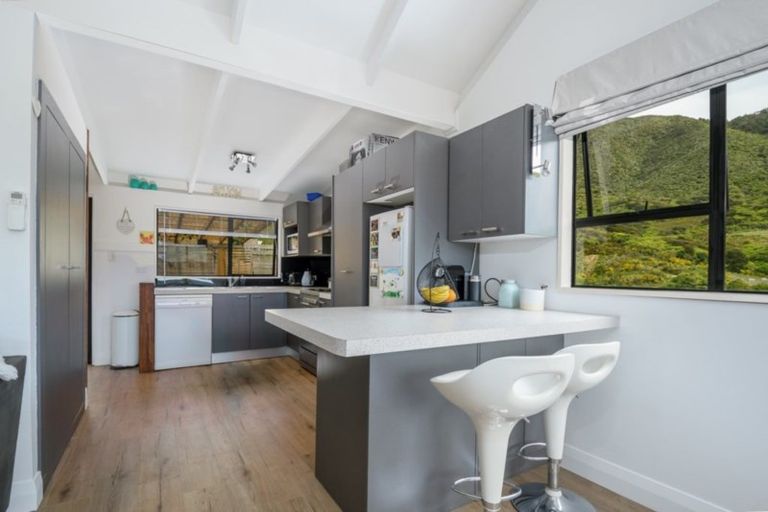 Photo of property in 18 Webster Place, Picton, 7220