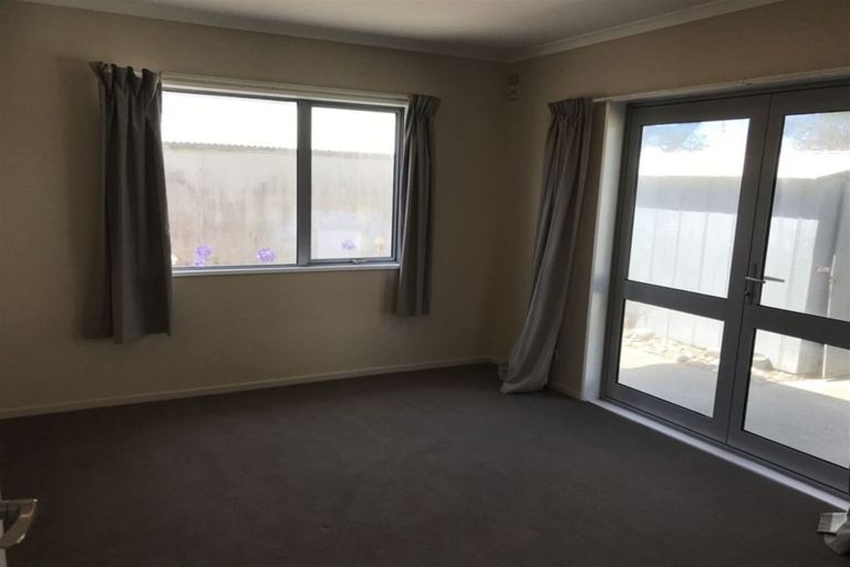 Photo of property in 3 South Crescent, Amberley, 7481