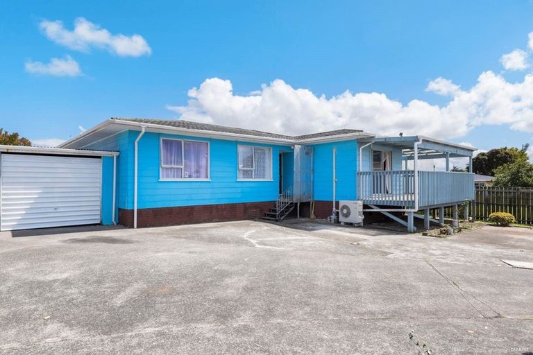 Photo of property in 1/5 Astral Place, Clover Park, Auckland, 2019