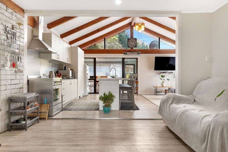 Photo of property in 11 Gordon Road, Western Heights, Rotorua, 3015