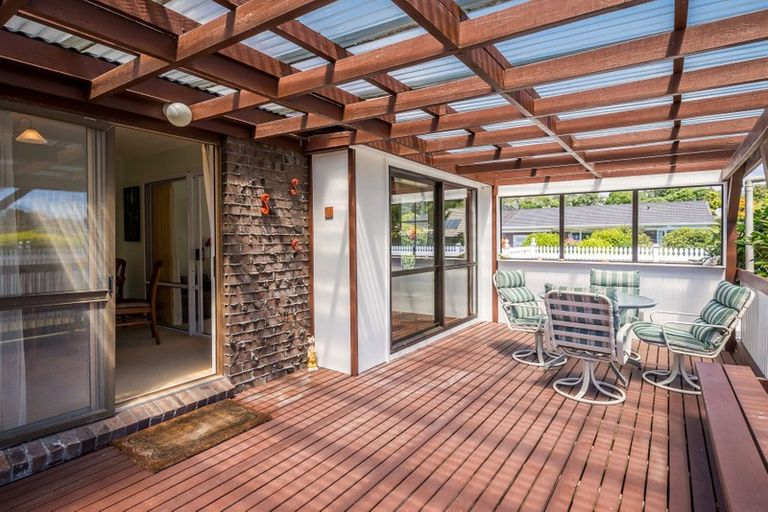 Photo of property in 16 Richmond Avenue, Waikanae, 5036