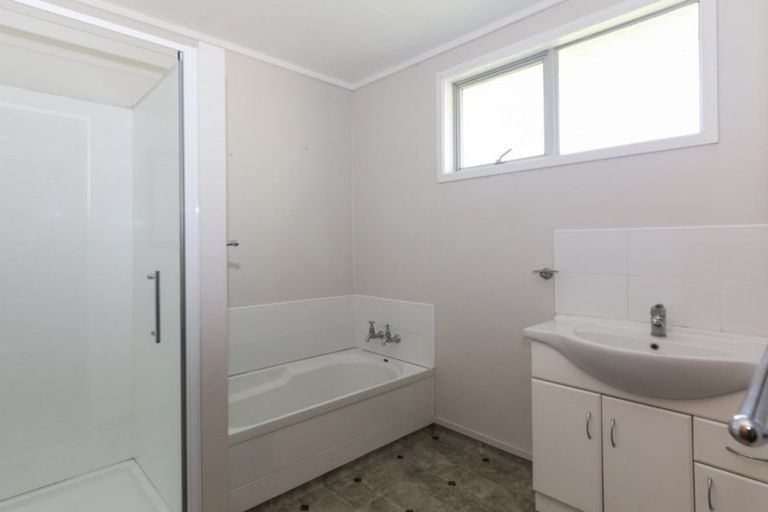 Photo of property in 25 Tauroa Road, Havelock North, 4130