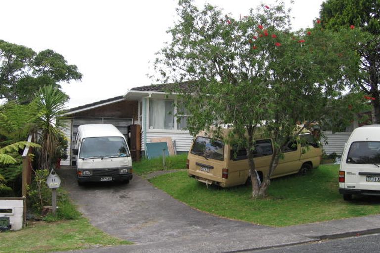 Photo of property in 11 Patts Avenue, Glendene, Auckland, 0602