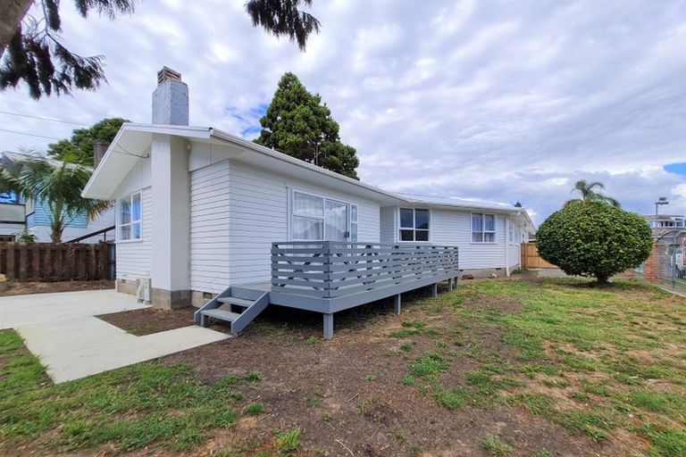 Photo of property in 9 Von Sturmer Street, Mangere East, Auckland, 2024