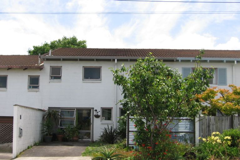 Photo of property in 19 Saxon Street, Waterview, Auckland, 1026