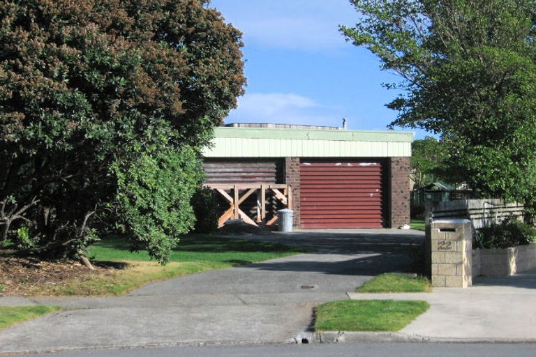 Photo of property in 20 Ara Kuaka, Waikanae Beach, Waikanae, 5036