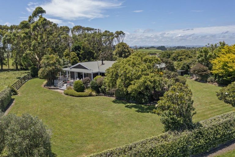Photo of property in 90 Wirihana Road, Hawera, 4674