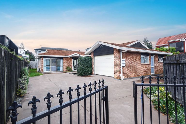 Photo of property in 3b Pine Road, Orewa, 0931