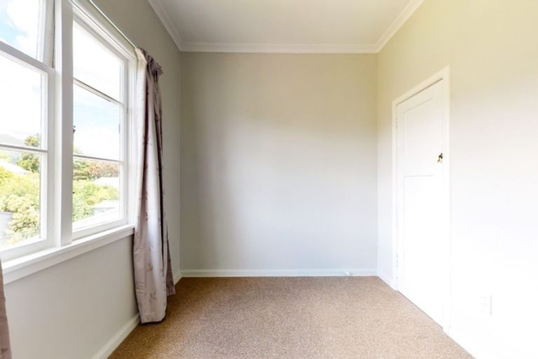 Photo of property in 20a Ludlam Crescent, Woburn, Lower Hutt, 5010