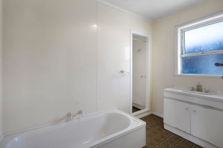 Photo of property in 2/22 Hua Street, Bell Block, New Plymouth, 4312