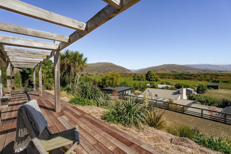 Photo of property in 32 Hall Road, Bannockburn, Cromwell, 9384