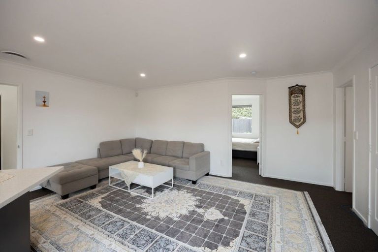 Photo of property in 5 Compton Grove, Huntington, Hamilton, 3210