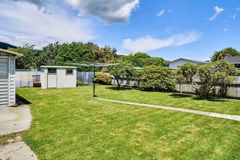 Photo of property in 350 Main Road, Tawa, Wellington, 5028